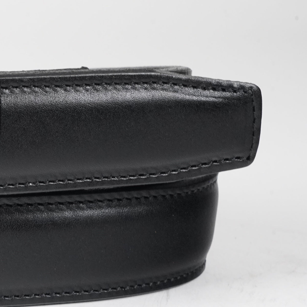 Brooklyn — 1.25" Feathered Edge Dress Belt — Black — YourTack — close-up