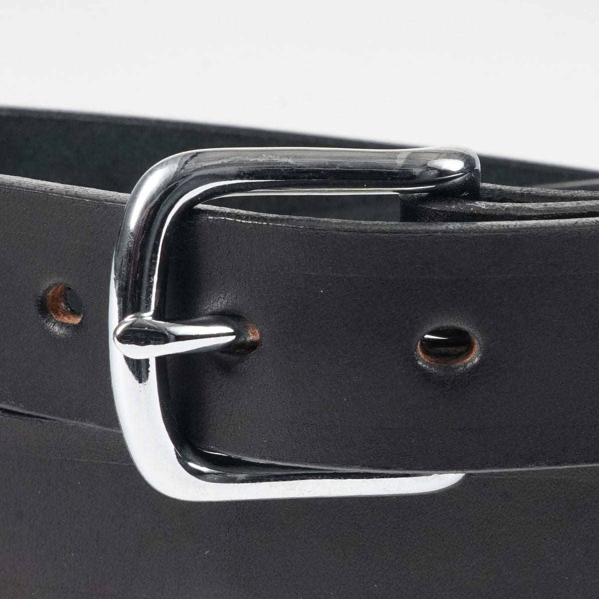1 1/4" Plain Smooth Leather Dress Belt — Black — YourTack — close-up
