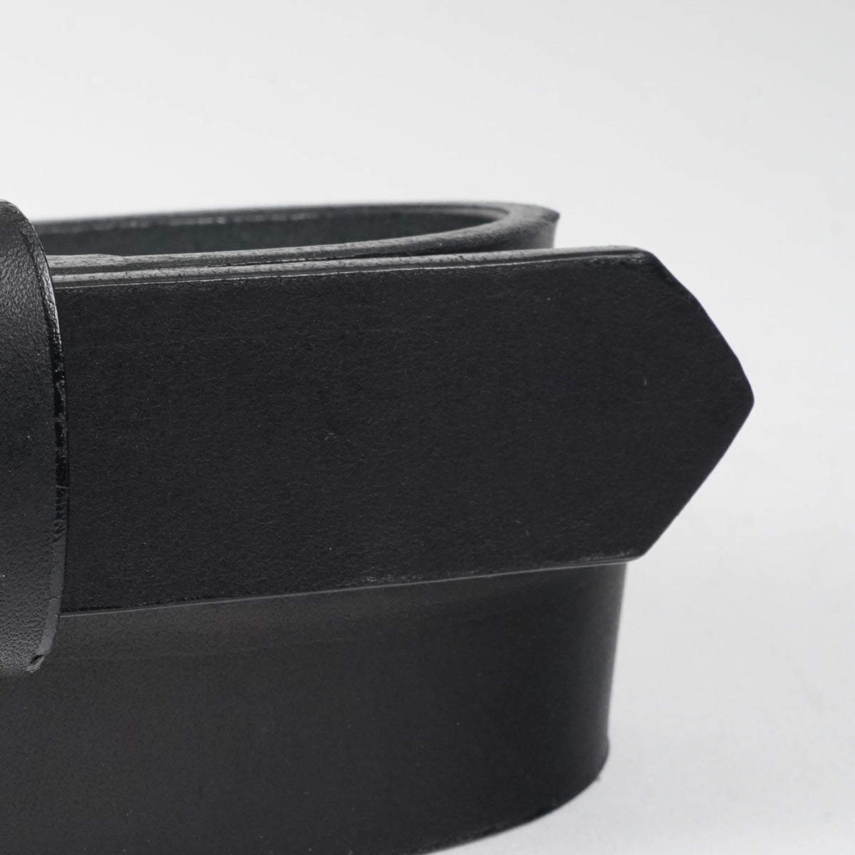 1 1/4" Plain Smooth Leather Dress Belt — Black — YourTack — close-up